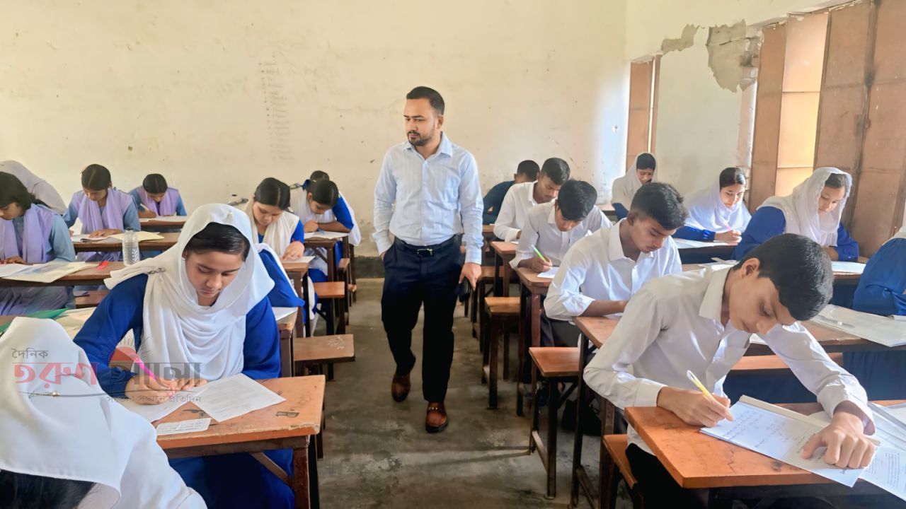 আজ শুরু হলো এসএসসি পরীক্ষা: ভাঙ্গুড়ায় কেন্দ্র পরিদর্শনে উপজেলা প্রশাসনের তৎপরতা