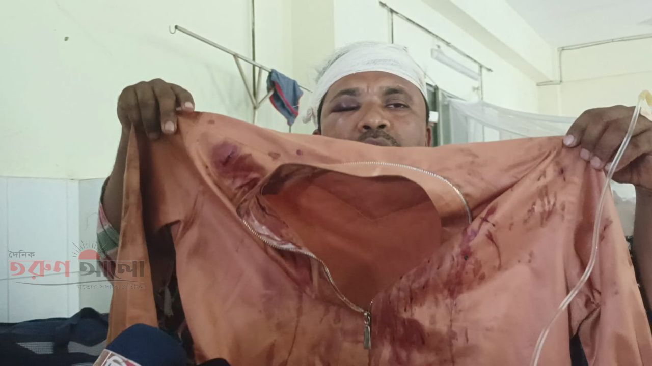 ধর্ষণচেষ্টার অভিযোগে জামায়াত নেতা গণপিটুনির শিকার, পূর্বশত্রুতার জেরে হামলা’ দাবি‌ অভিযুক্তের।