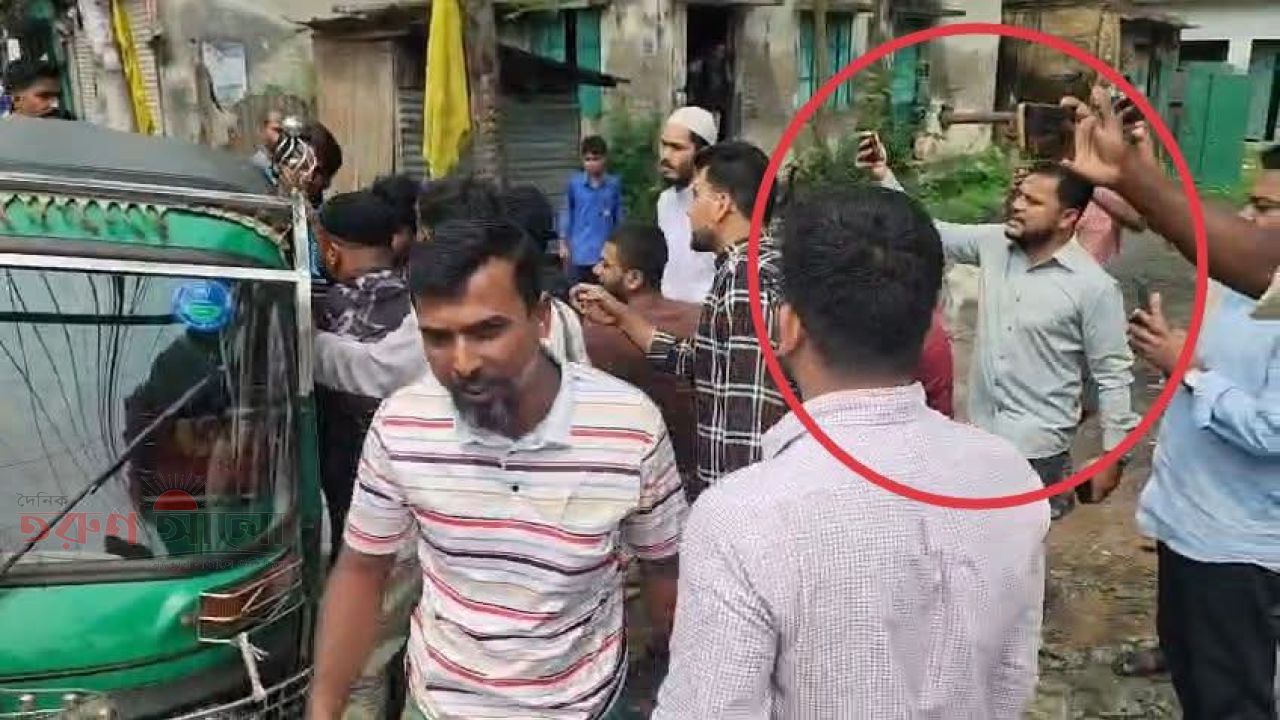 শিক্ষক হামলার ভিডিও ধারণকারী সাংবাদিক মিরাজকে আসামি করায় ক্ষোভ