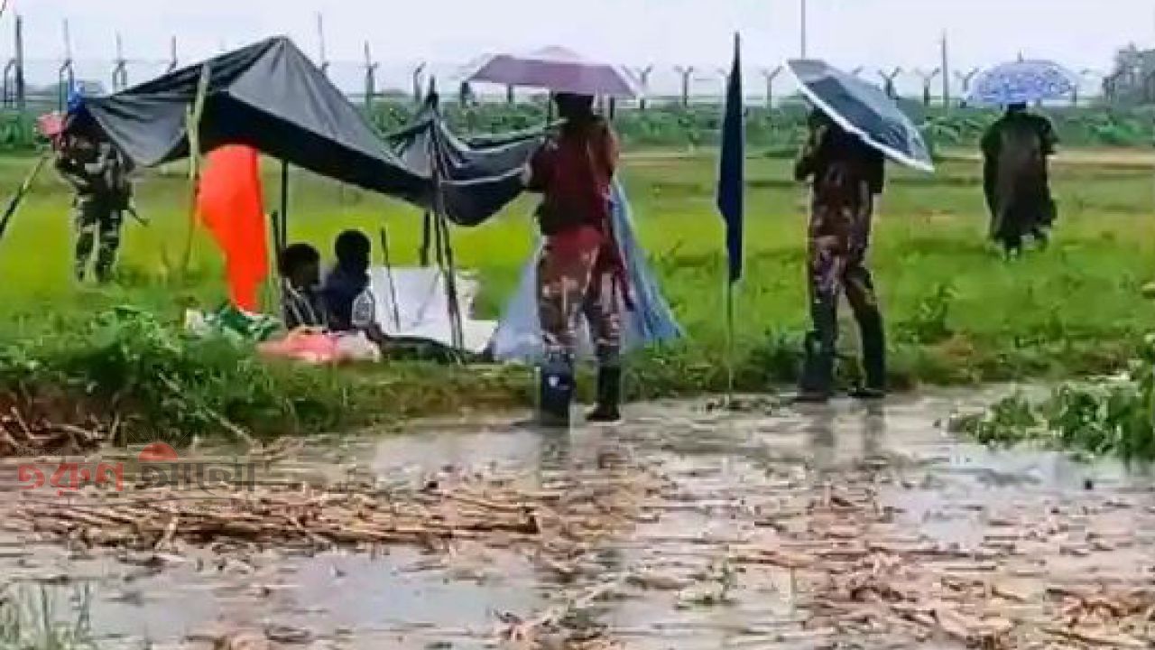 সীমান্তের শূন্যরেখায় আট দিন ধরে মানবেতর জীবন অনিশ্চয়তায় পাঁচ যুবক