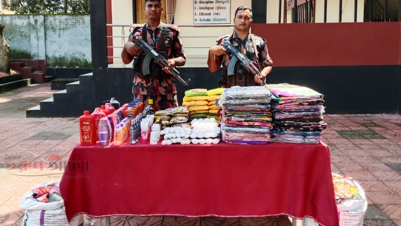 &lrm;বেনাপোল সীমান্তে বিজিবির অভিযানে বেনাপোল সীমান্তে ১২ লাখ টাকার ভারতীয় মালামাল আটক